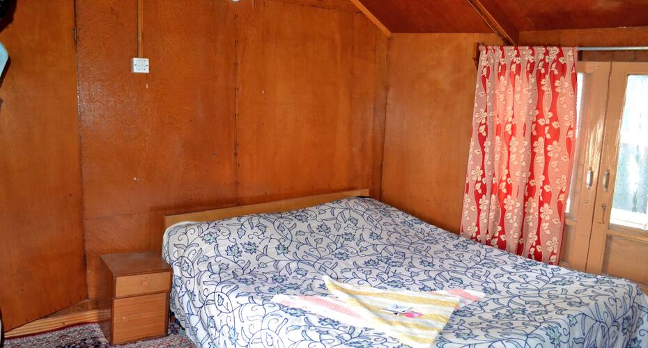 Bangkok Houseboat, Srinagar 3